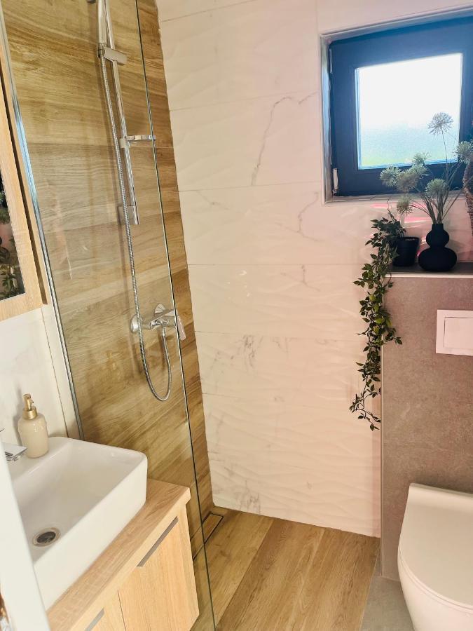Kuca Za Odmor Malia Sa Spa Hot Tub Jacuzzijem - Nice And Cozy - Free Tickets To All City Attractions Ðurđevac 外观 照片